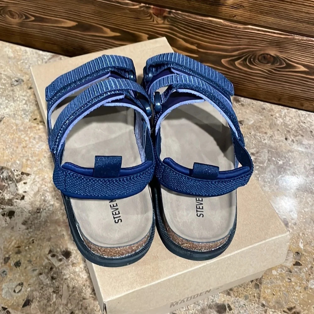 Steve Madden Boy’s Sandals - Picture 4 of 9